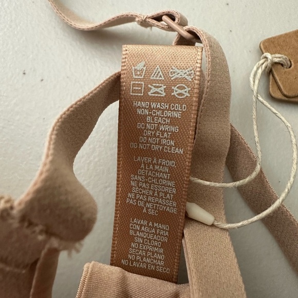 Skims Wireless Form Lightly Lined T-Shirt Bra in Clay Size 34C - Picture 8 of 8